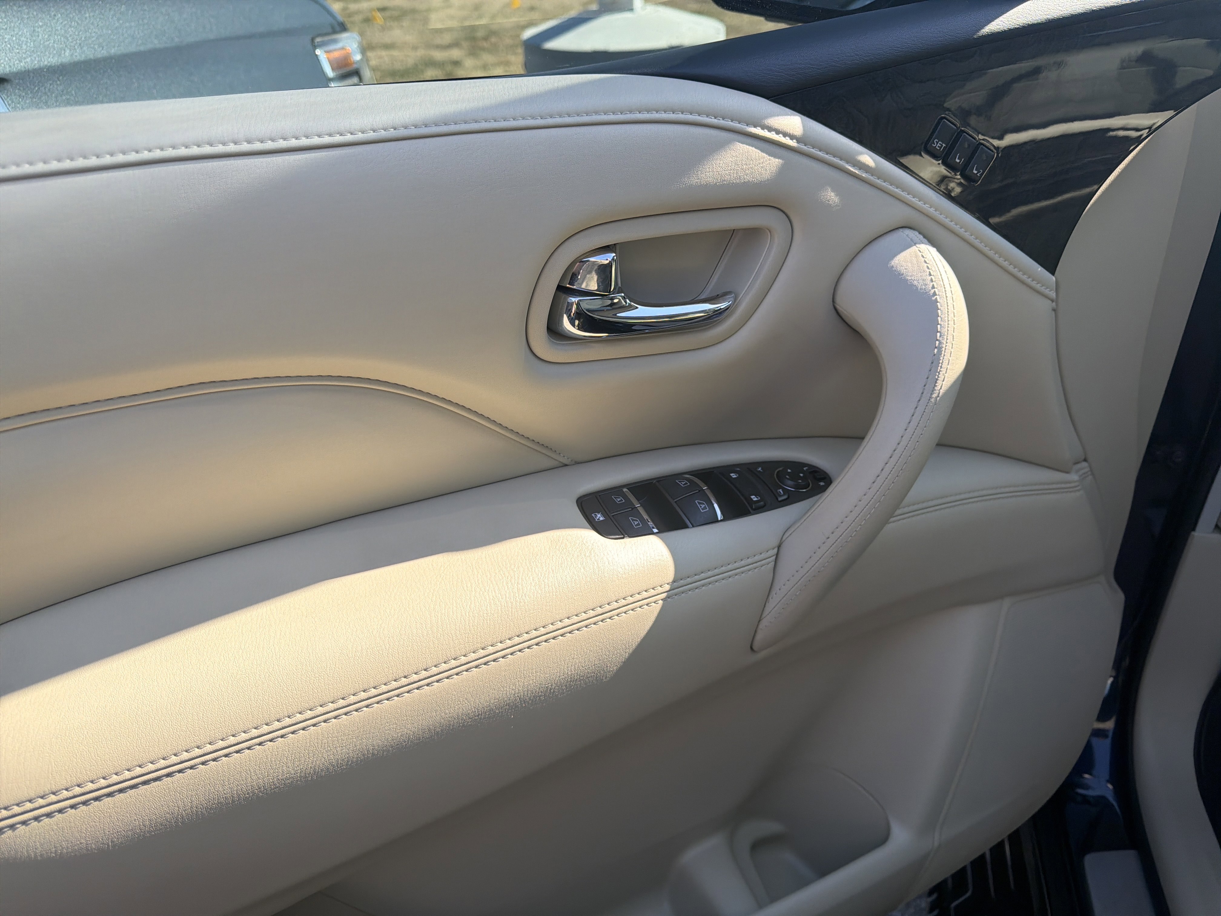 Used 2023 INFINITI QX80 Luxe w/ All-Season Package image 20