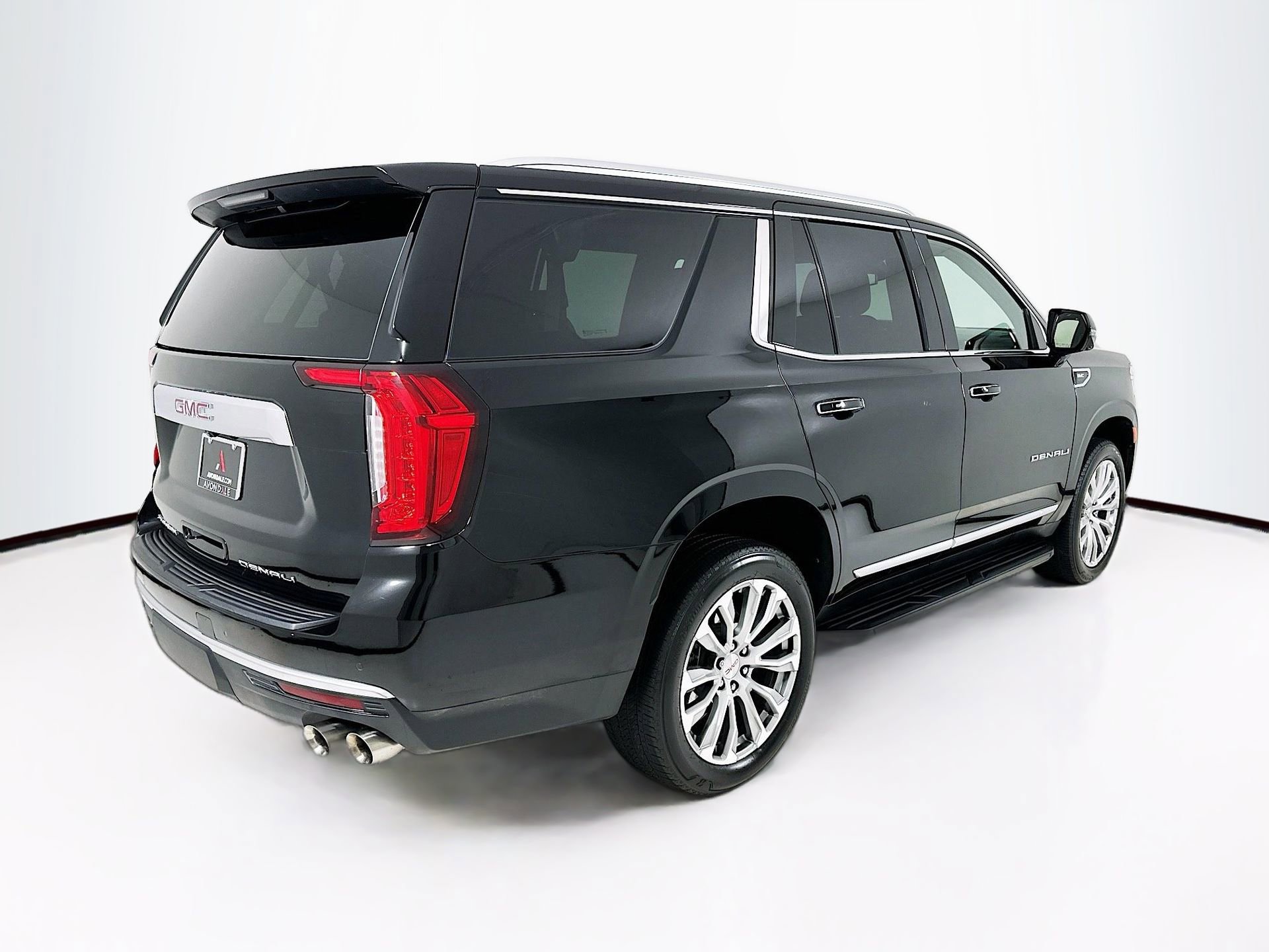 Used 2023 GMC Yukon Denali w/ LPO, Floor Liner Package image 8