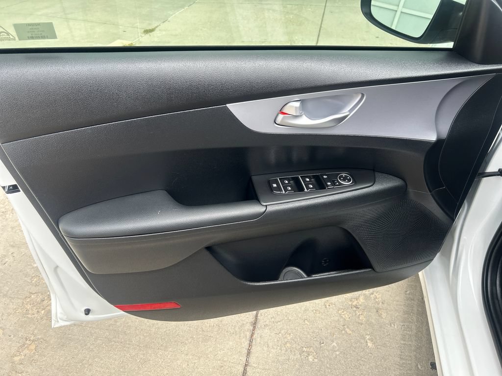 Used 2024 Kia Forte LXS FWD image 11