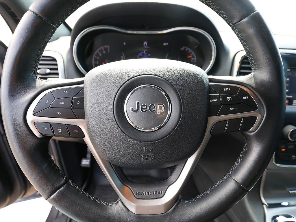 Used 2021 Jeep Grand Cherokee Laredo AWD/4WD image 16