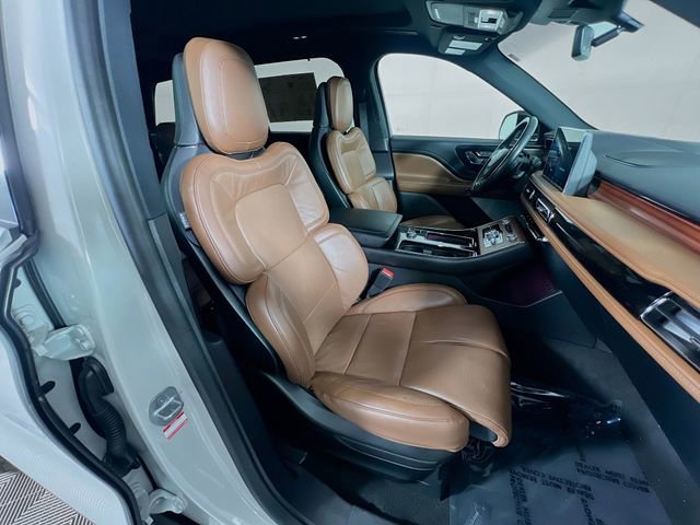 Used 2023 Lincoln Aviator Reserve w/ Equipment Group 201A image 29