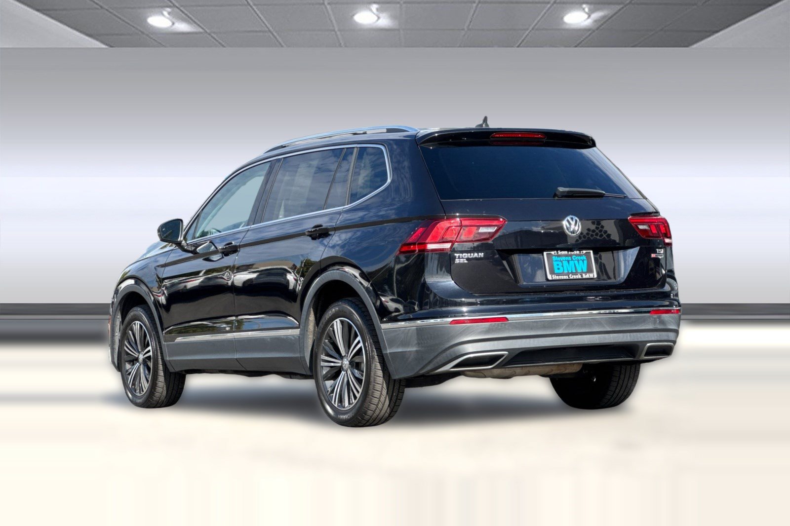 Used 2018 Volkswagen Tiguan SEL AWD/4WD image 3