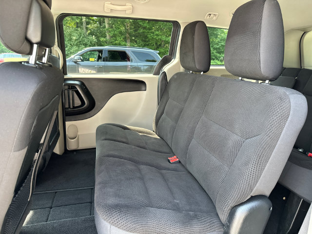 Used 2018 Dodge Grand Caravan SE w/ UConnect Hands-Free Group FWD image 20