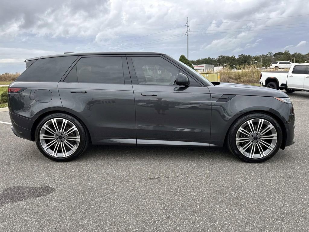 New 2026 Land Rover Range Rover Sport Dynamic SE image 6