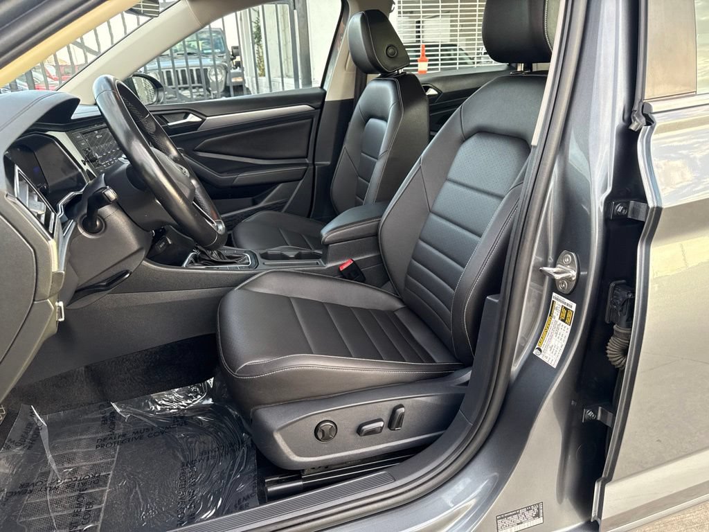 Used 2024 Volkswagen Jetta SE FWD image 26
