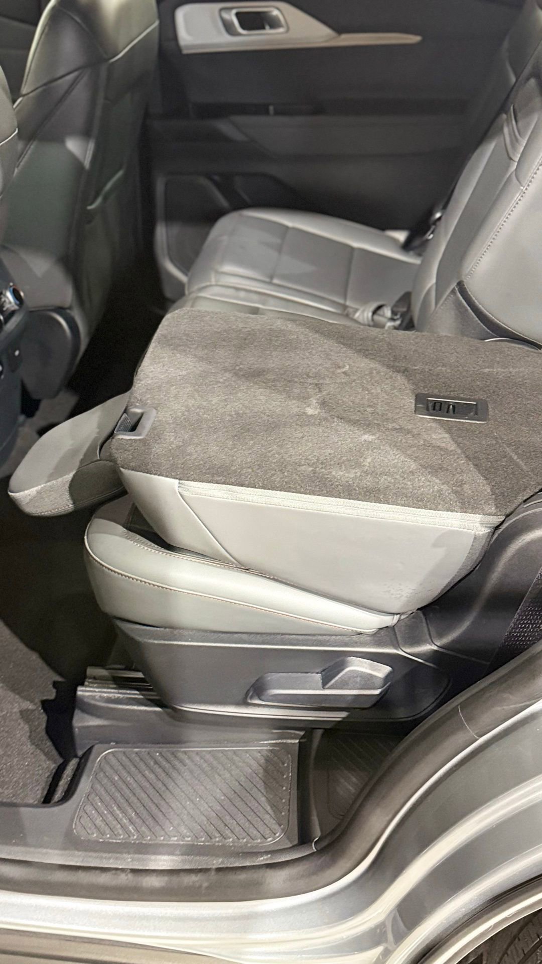 Used 2025 Ford Explorer Active w/ Active Comfort Package image 56