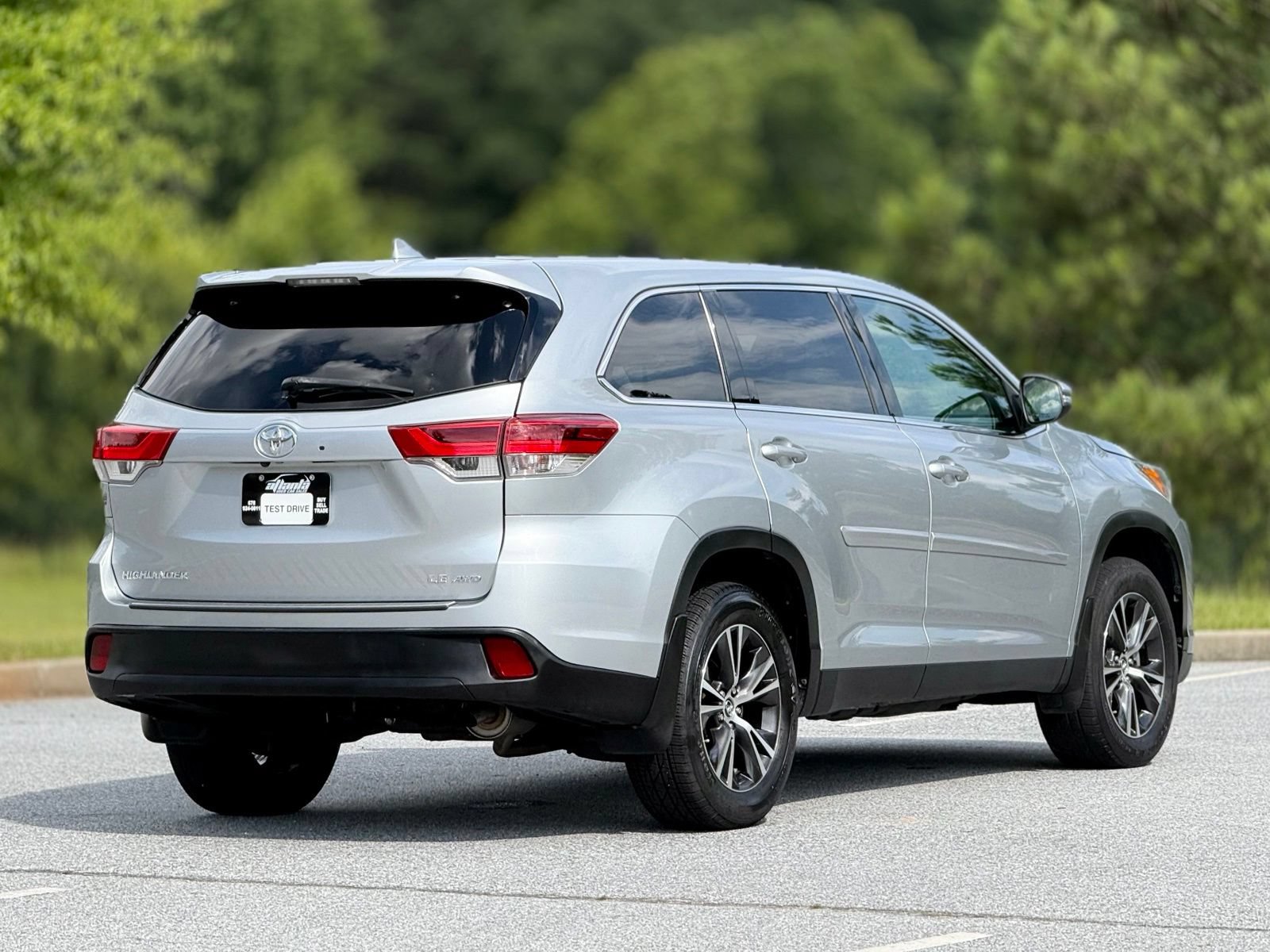Used 2019 Toyota Highlander Plus w/ Protection Package #3 AWD/4WD image 11