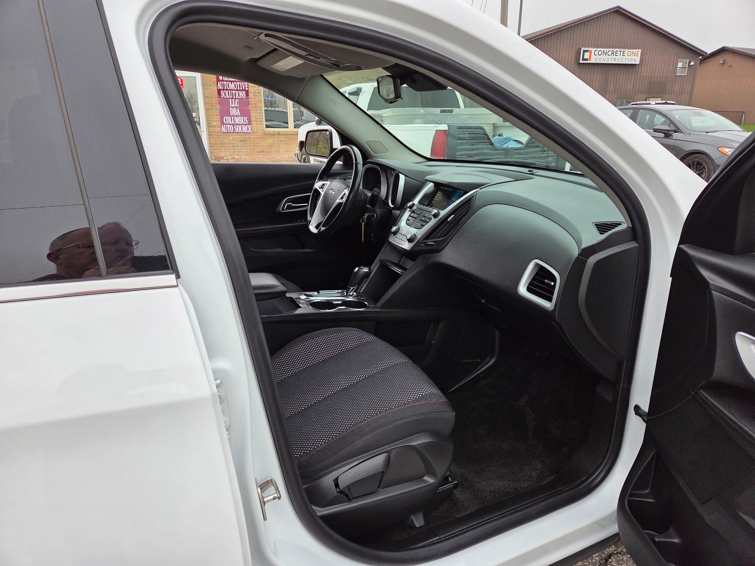 Used 2017 Chevrolet Equinox LT w/ Convenience Package image 24