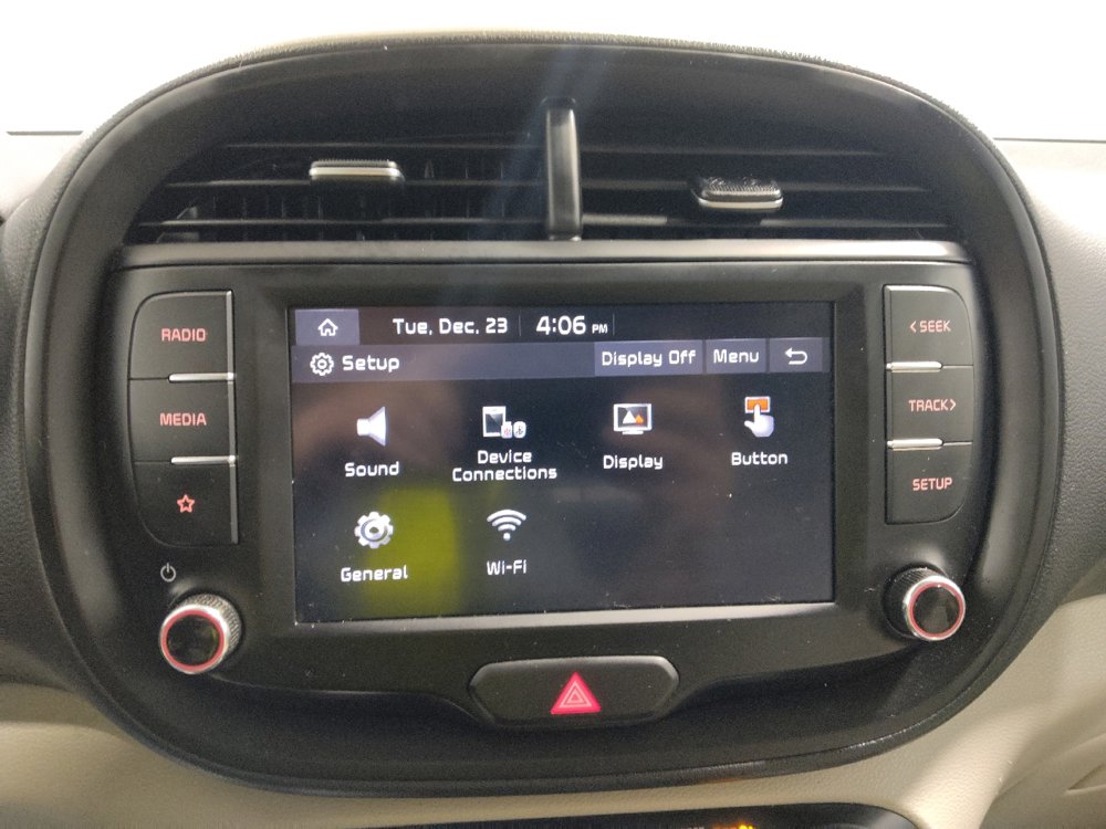 Used 2022 Kia Soul LX image 25