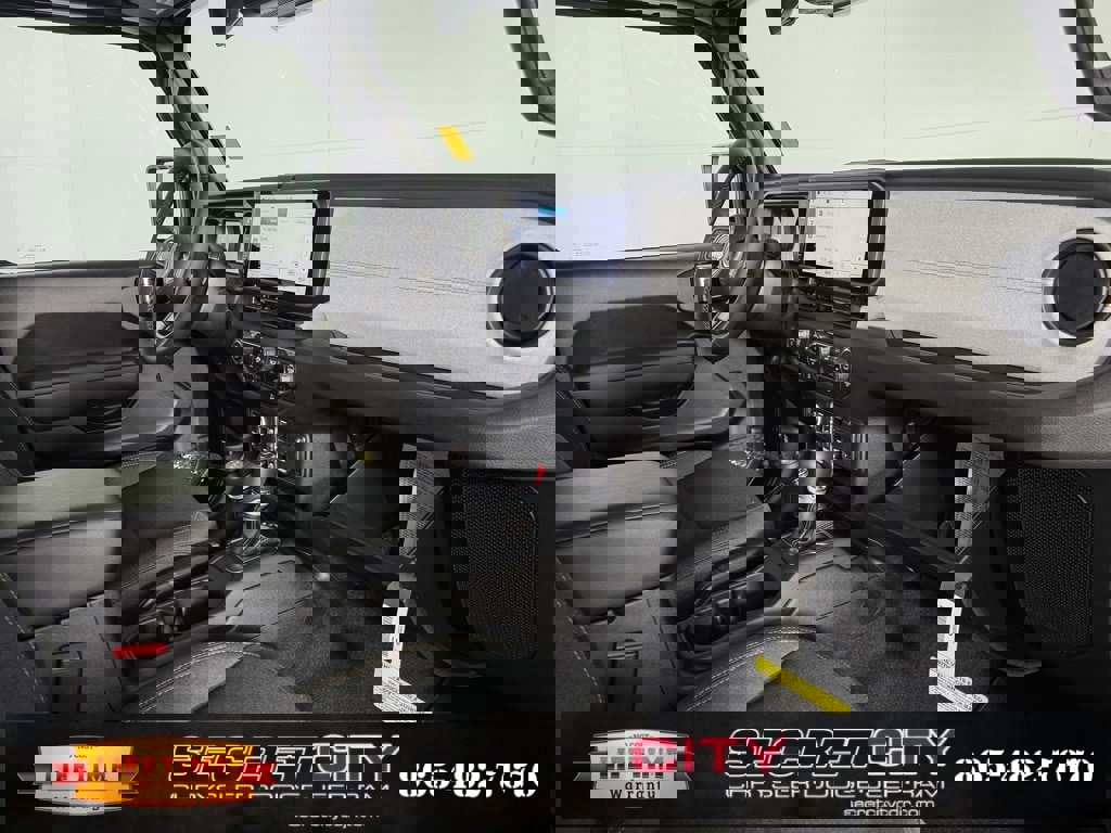 New 2025 Jeep Gladiator Sport image 30