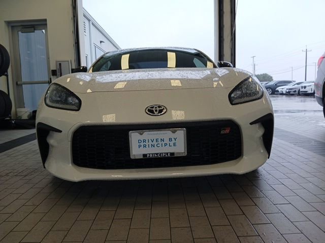 Used 2024 Toyota GR86 Premium RWD image 2