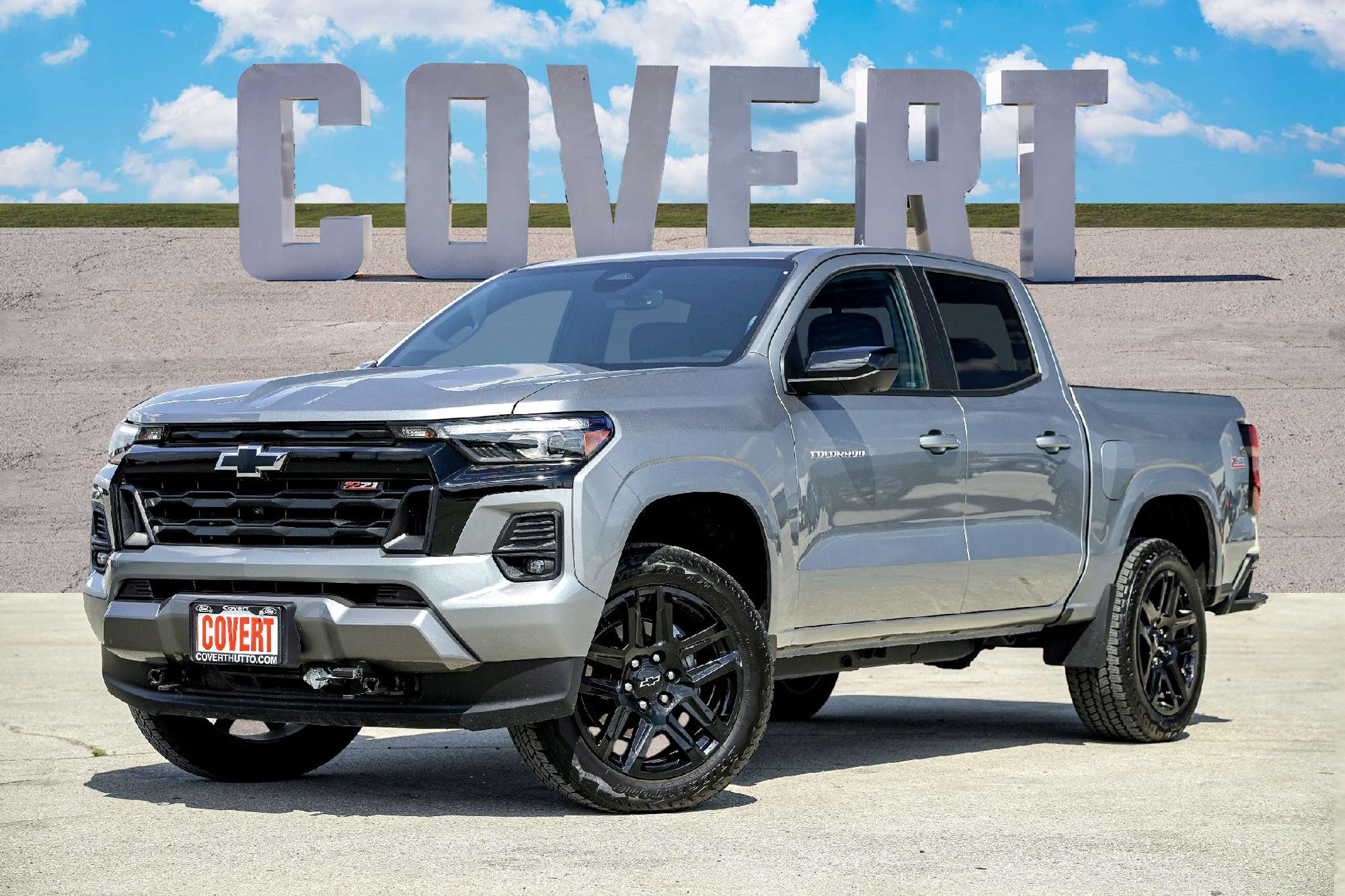 Used 2024 Chevrolet Colorado Z71 w/ Z71 Convenience Package 2