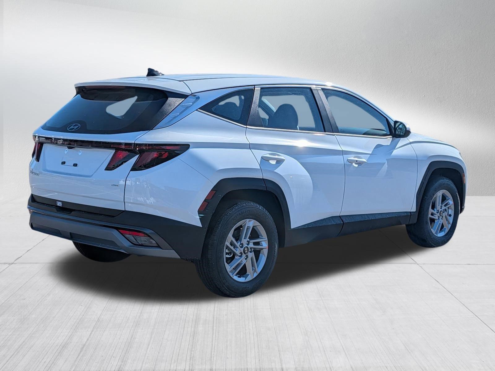 New 2026 Hyundai Tucson SE image 4