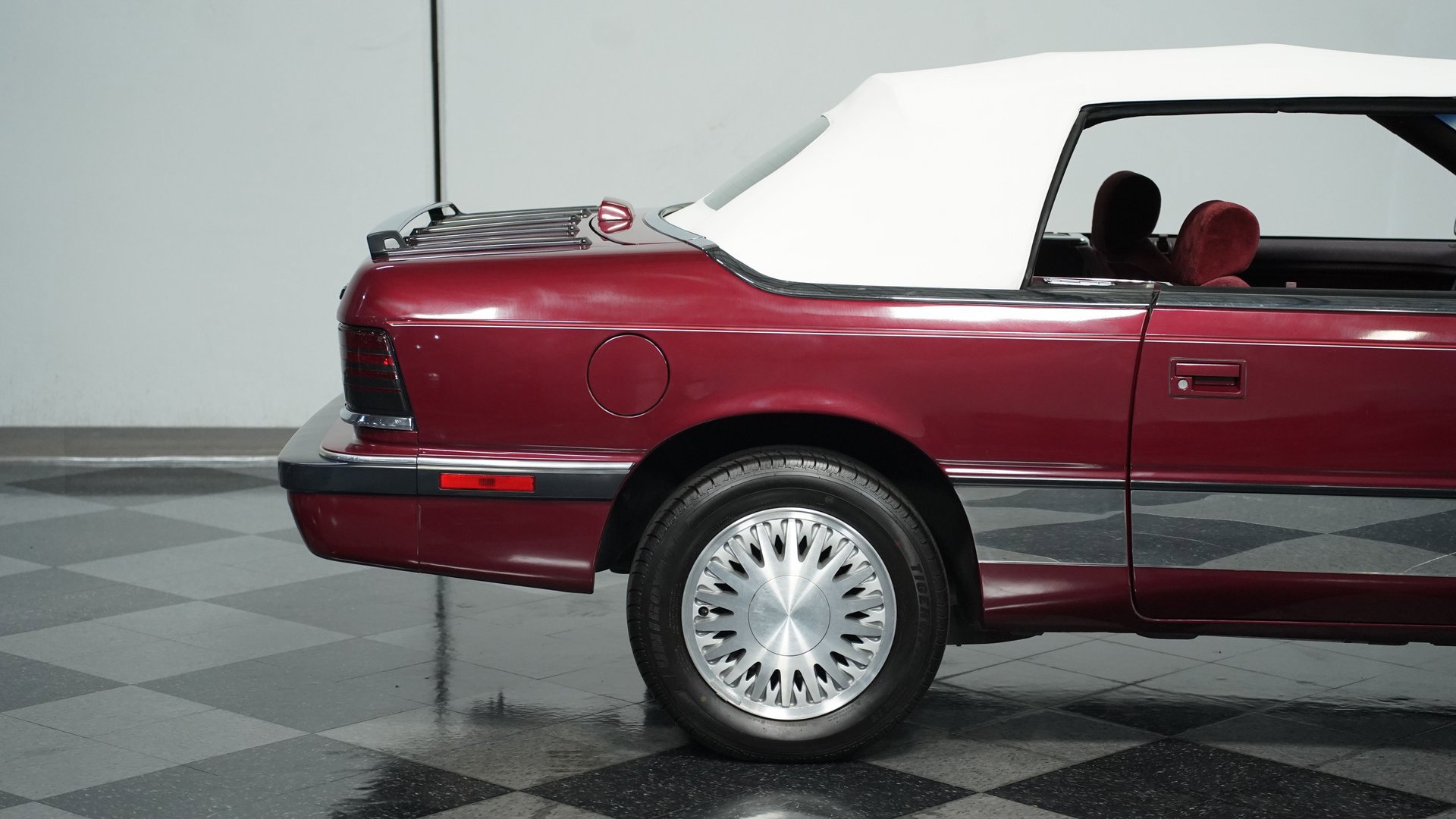 Used 1991 Chrysler LeBaron Convertible FWD image 26