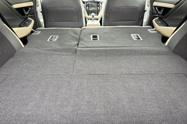 Used 2025 Subaru Outback Limited image 12
