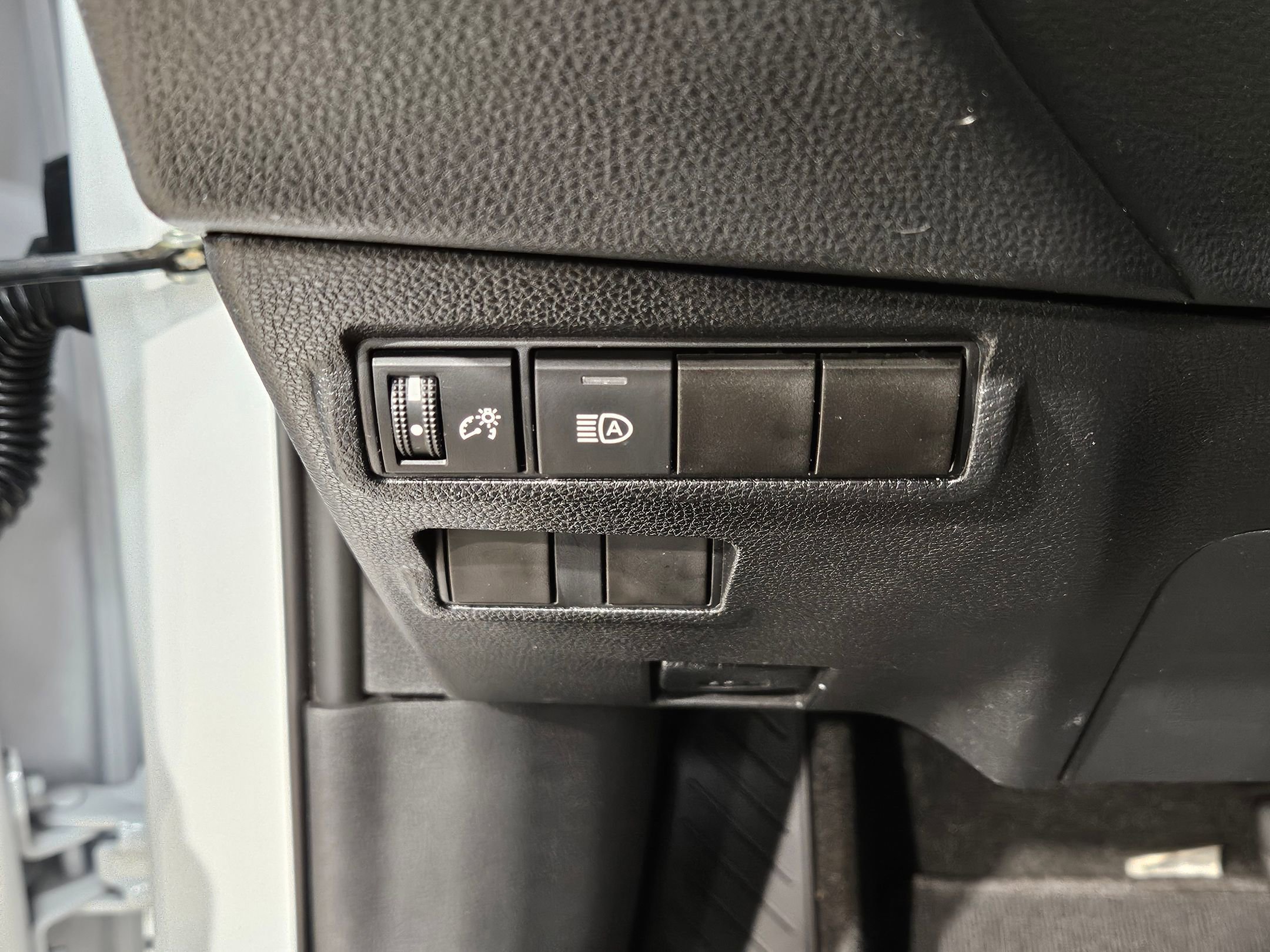 Used 2022 Toyota Corolla Cross LE image 25