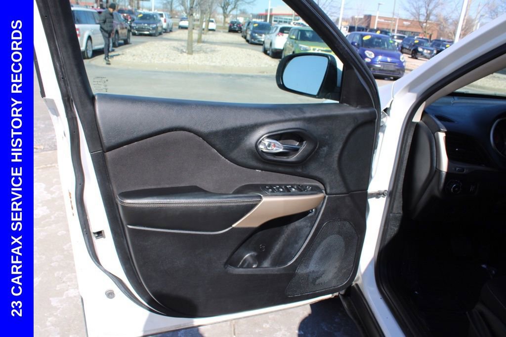 Used 2018 Jeep Cherokee Latitude image 16