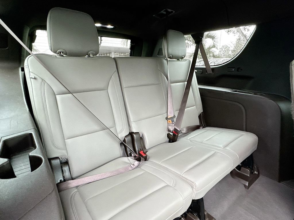 Used 2022 Chevrolet Suburban LT w/ Luxury Package image 28