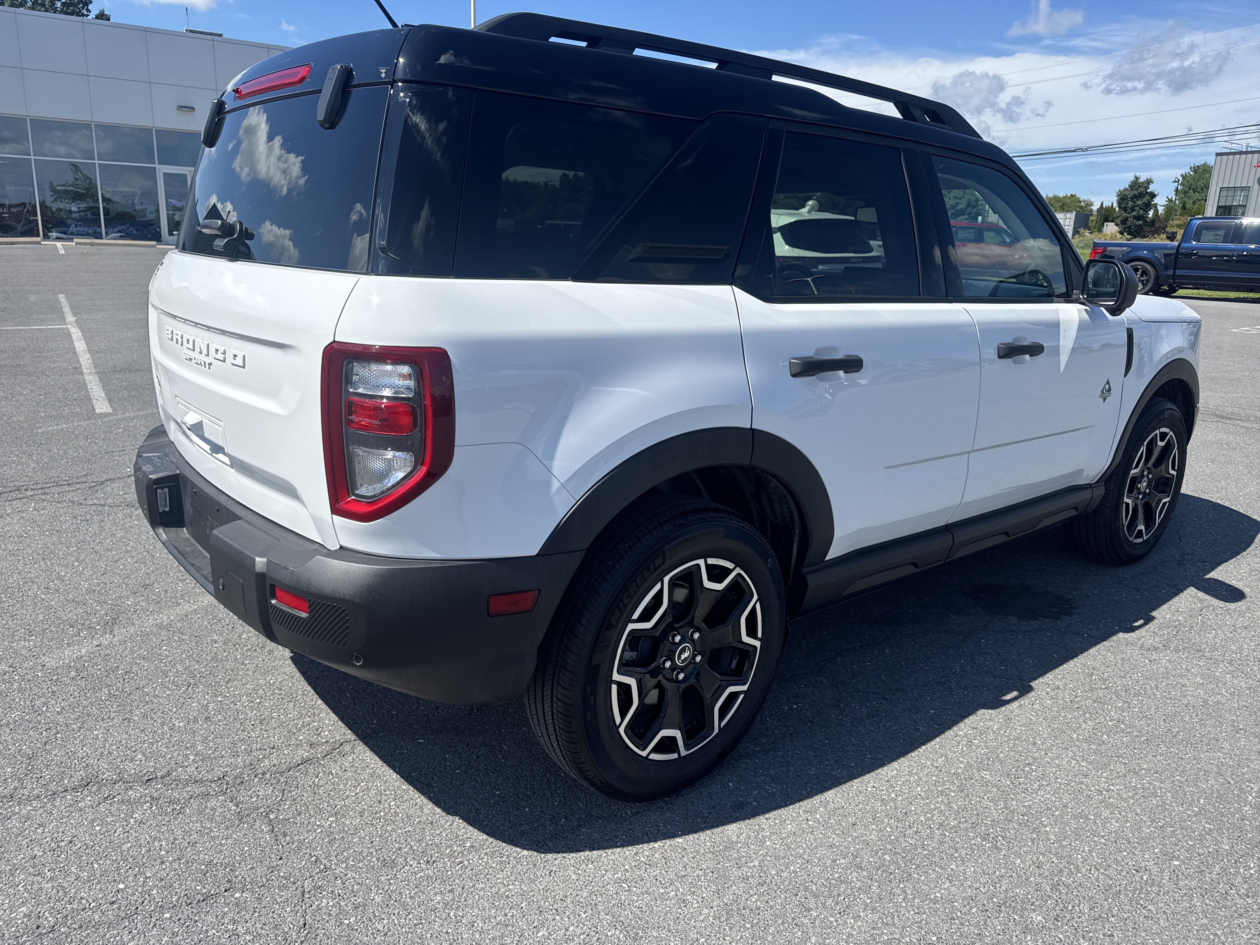 Used 2026 Ford Bronco Sport Outer Banks w/ Outer Banks Tech Package+ AWD/4WD video 3