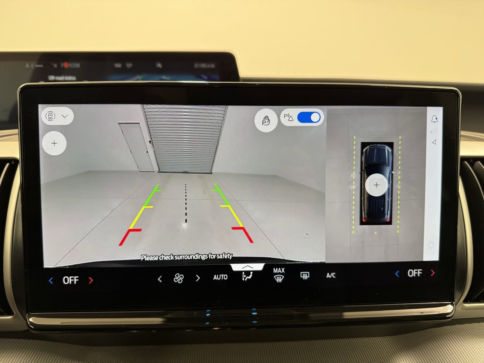 Used 2025 Ford Expedition Active image 19