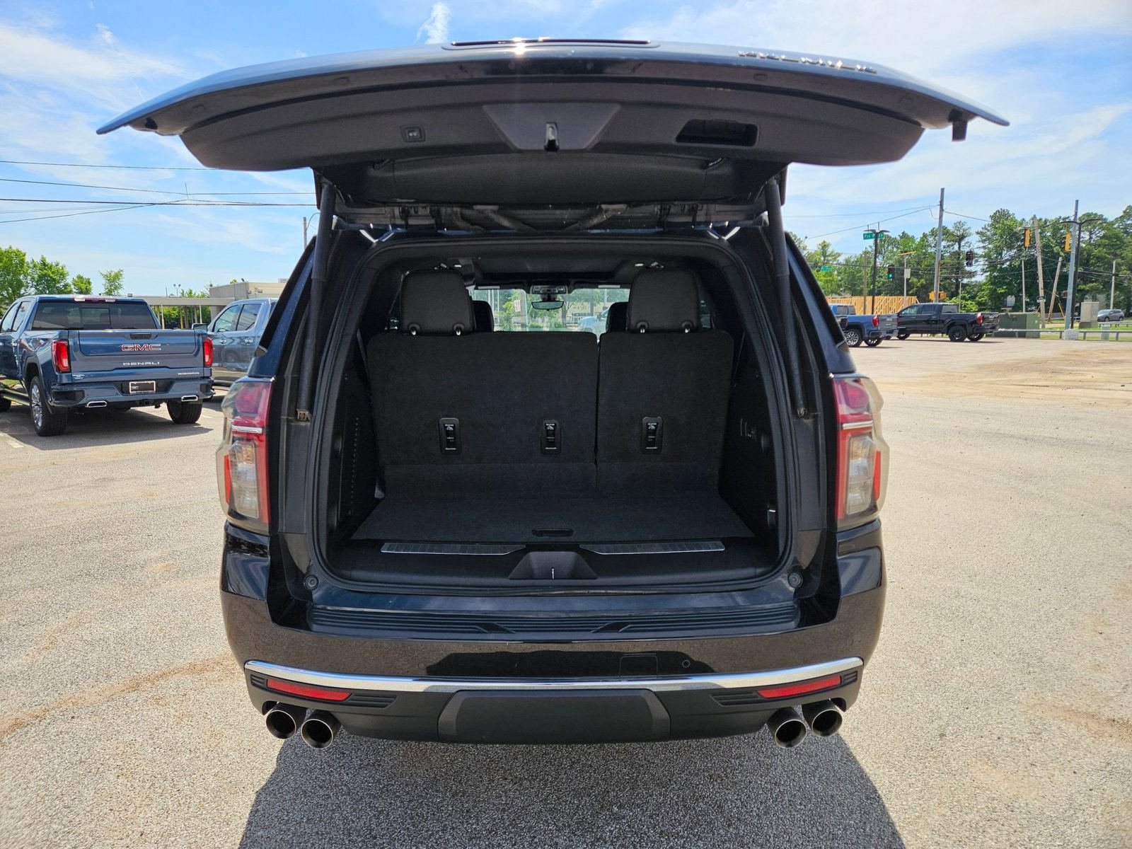 Used 2022 Chevrolet Tahoe Premier AWD/4WD image 4