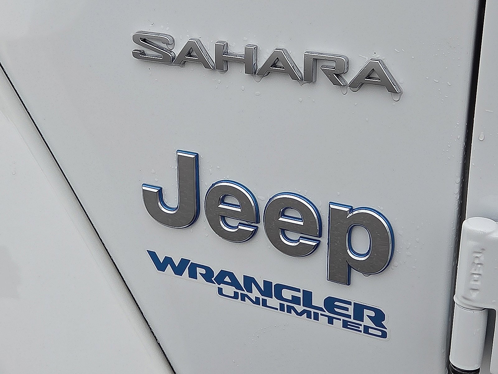 Used 2022 Jeep Wrangler Unlimited Sahara w/ Cold Weather Group image 9