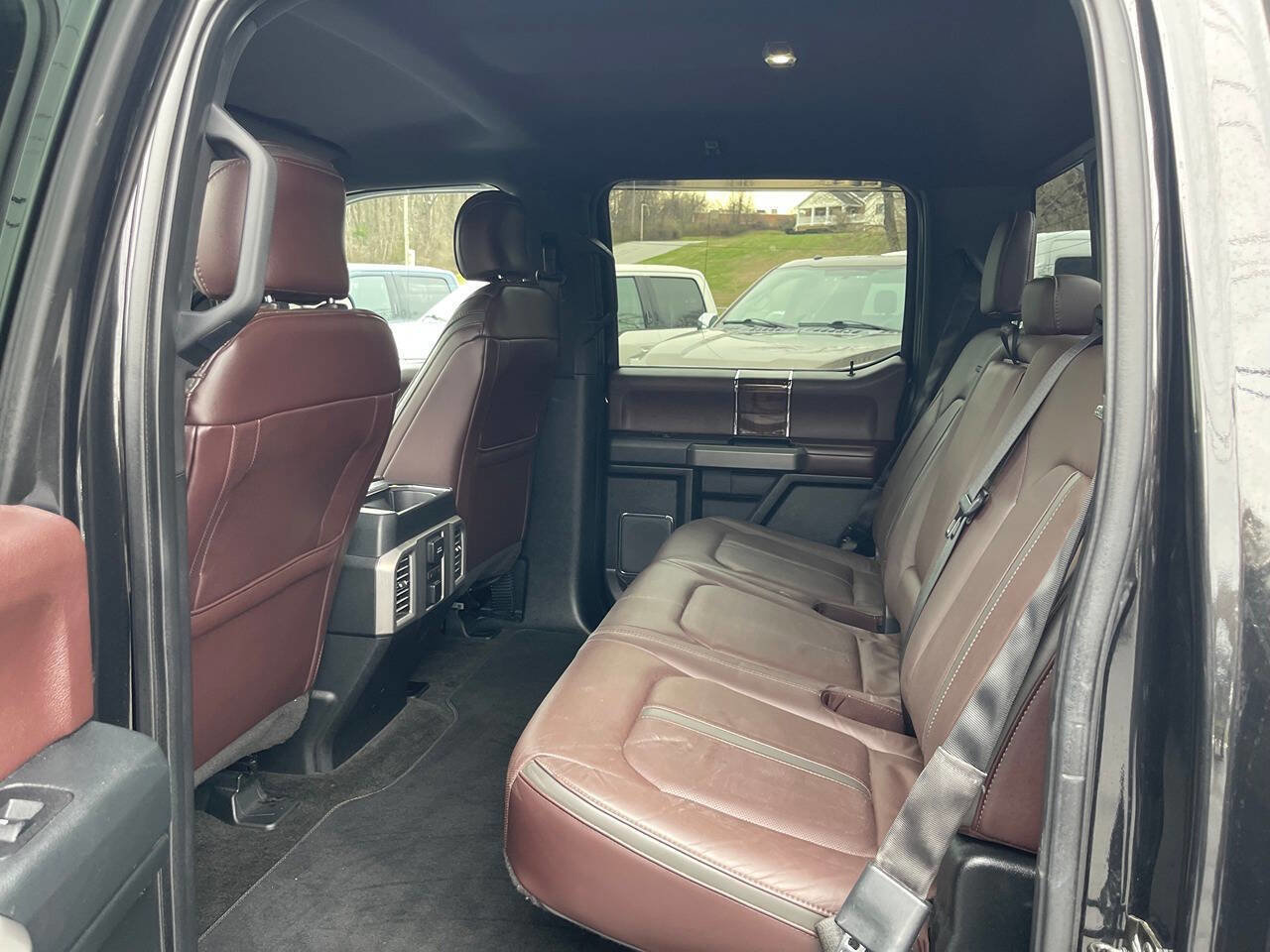 Used 2015 Ford F150 Platinum w/ Equipment Group 701A Luxury AWD/4WD image 30