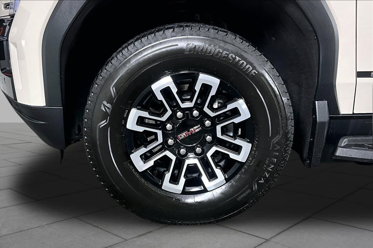 Used 2026 GMC Sierra EV Elevation AWD/4WD image 10
