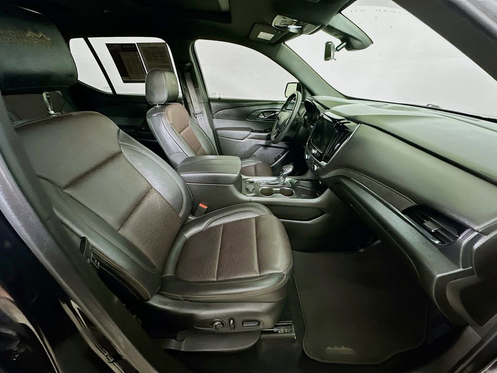 Used 2023 Chevrolet Traverse High Country image 12