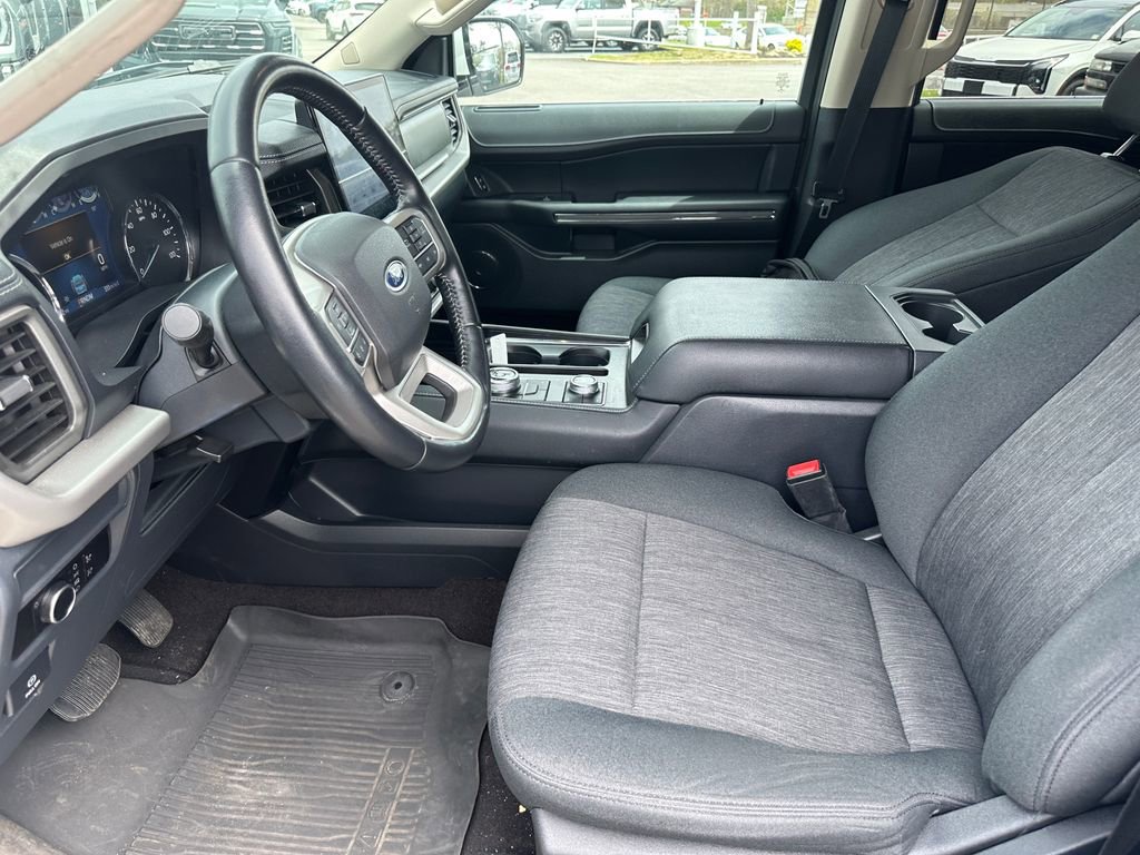 Used 2023 Ford Expedition XLT AWD/4WD image 17