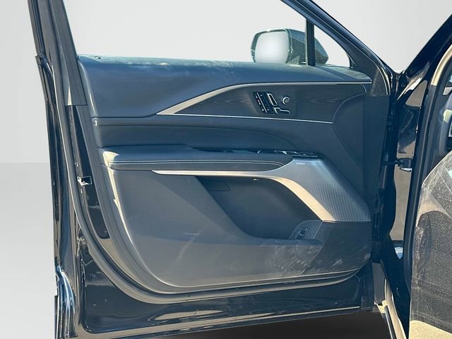 Used 2025 Cadillac Lyriq Luxury image 13