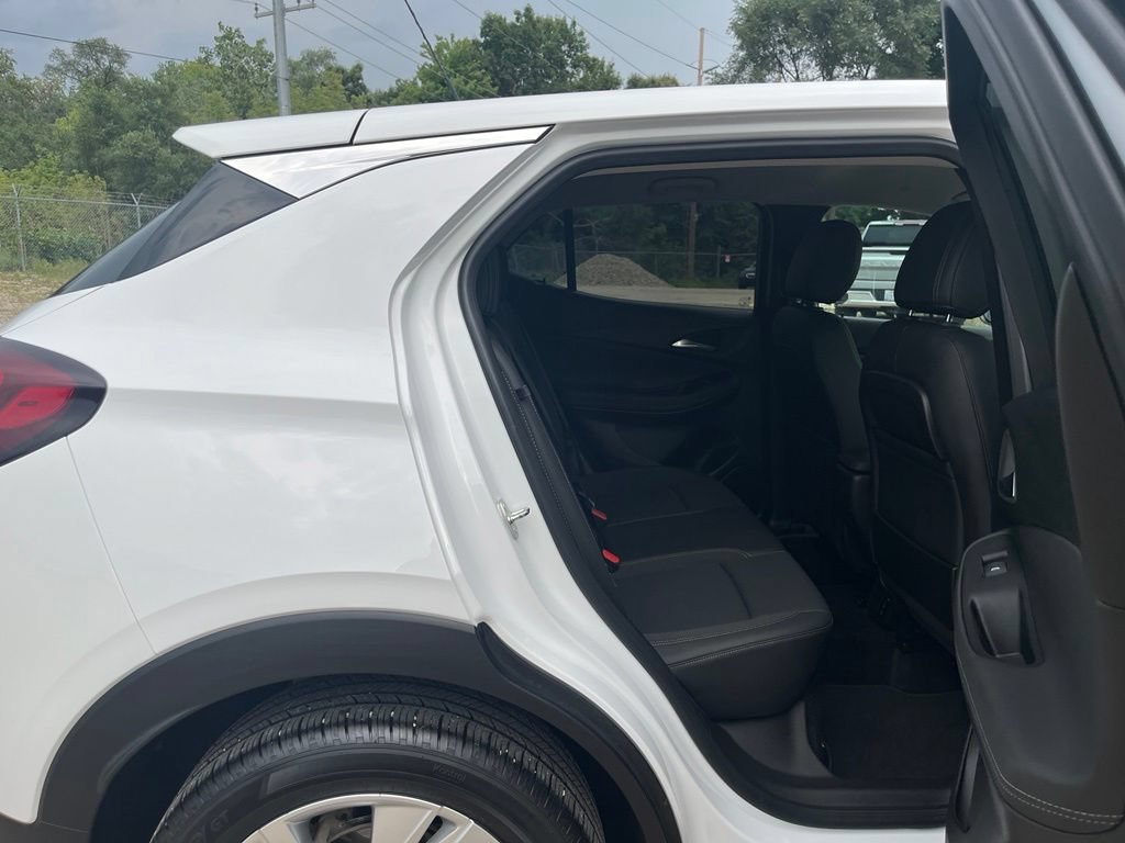 Used 2024 Buick Encore GX Preferred w/ Comfort Package AWD/4WD image 30