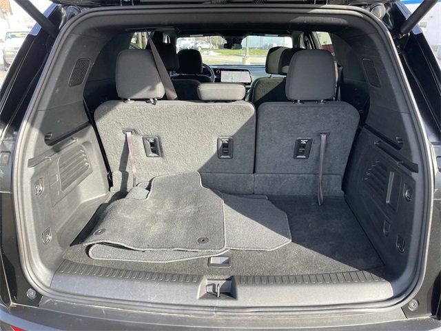 Used 2025 Chevrolet Traverse LT image 24