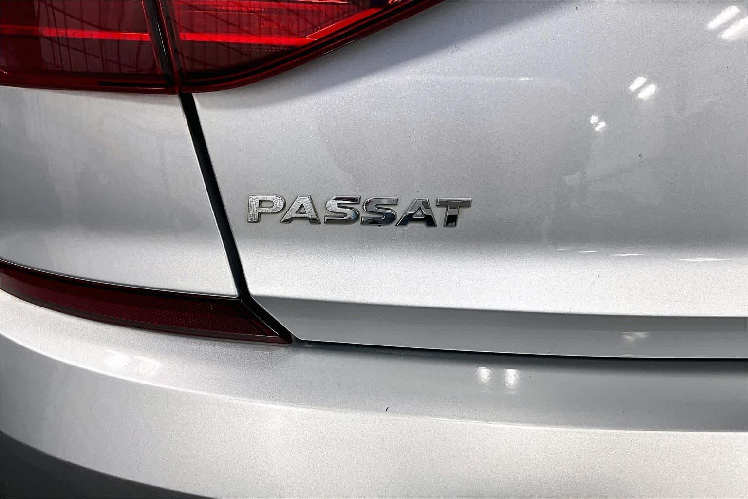 Used 2017 Volkswagen Passat 1.8T R-Line FWD image 10