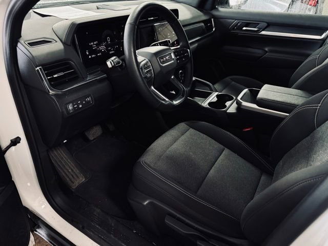Used 2025 GMC Terrain Elevation image 16