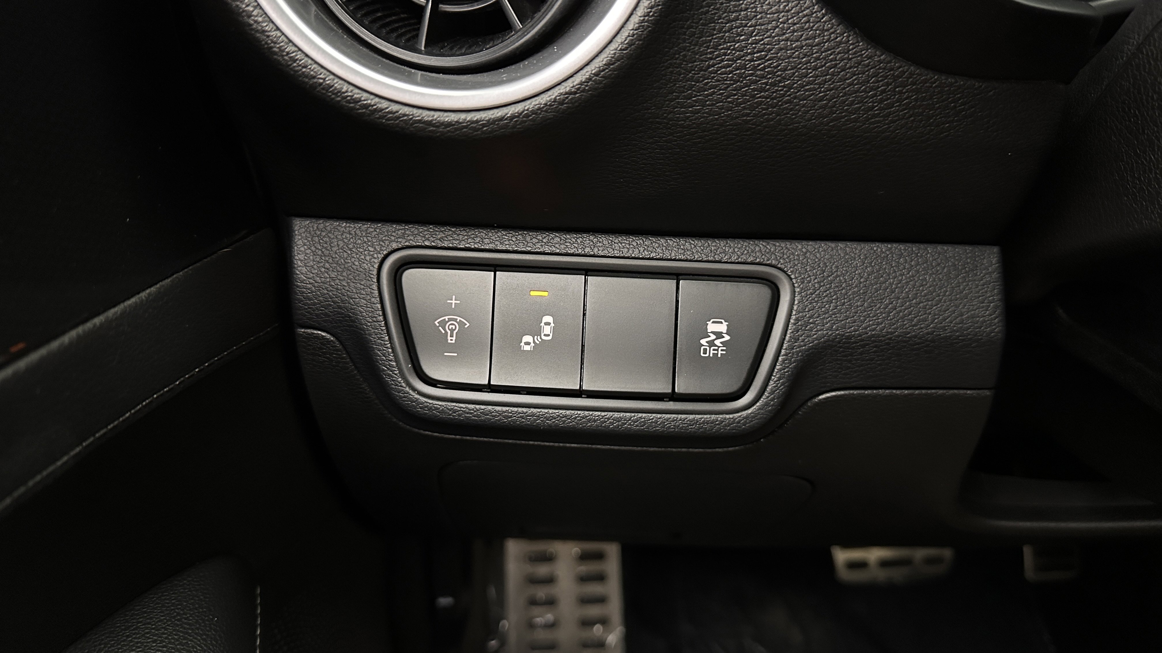 Used 2023 Kia Forte GT-Line w/ GT-Line Premium Package FWD image 23