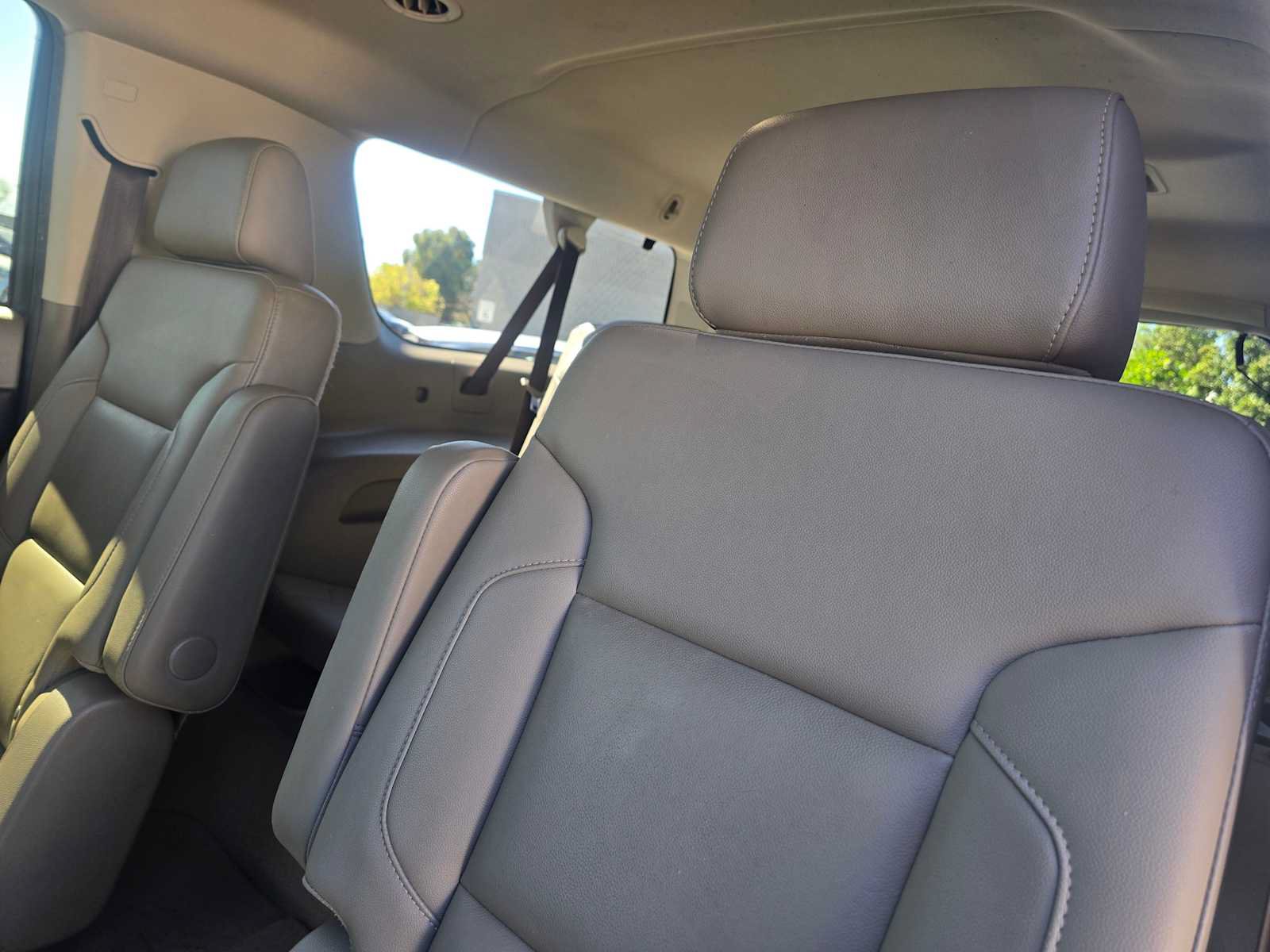 Used 2019 Chevrolet Suburban LT w/ Luxury Package AWD/4WD image 19