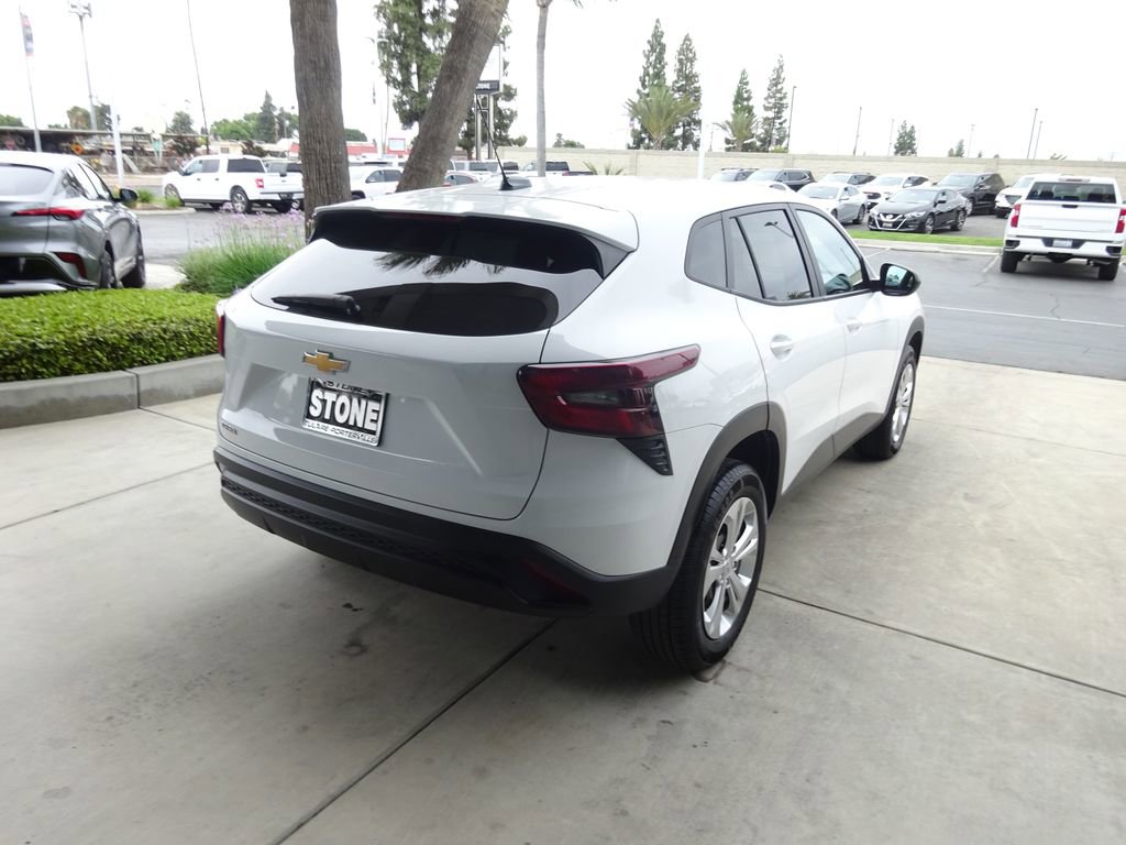 Certified 2024 Chevrolet Trax LS FWD image 8