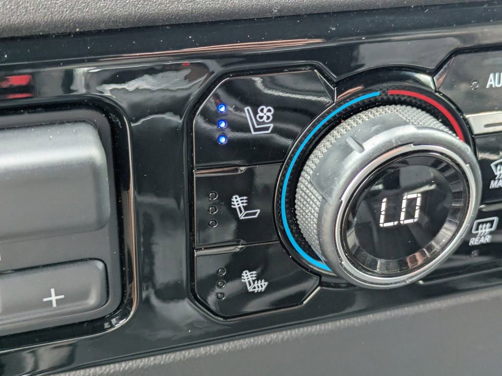 Used 2024 Chevrolet Silverado 1500 ZR2 image 23