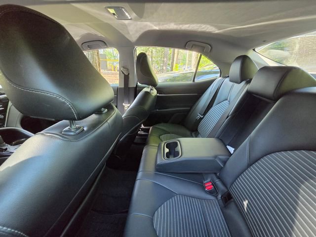 Used 2020 Toyota Camry SE FWD image 6