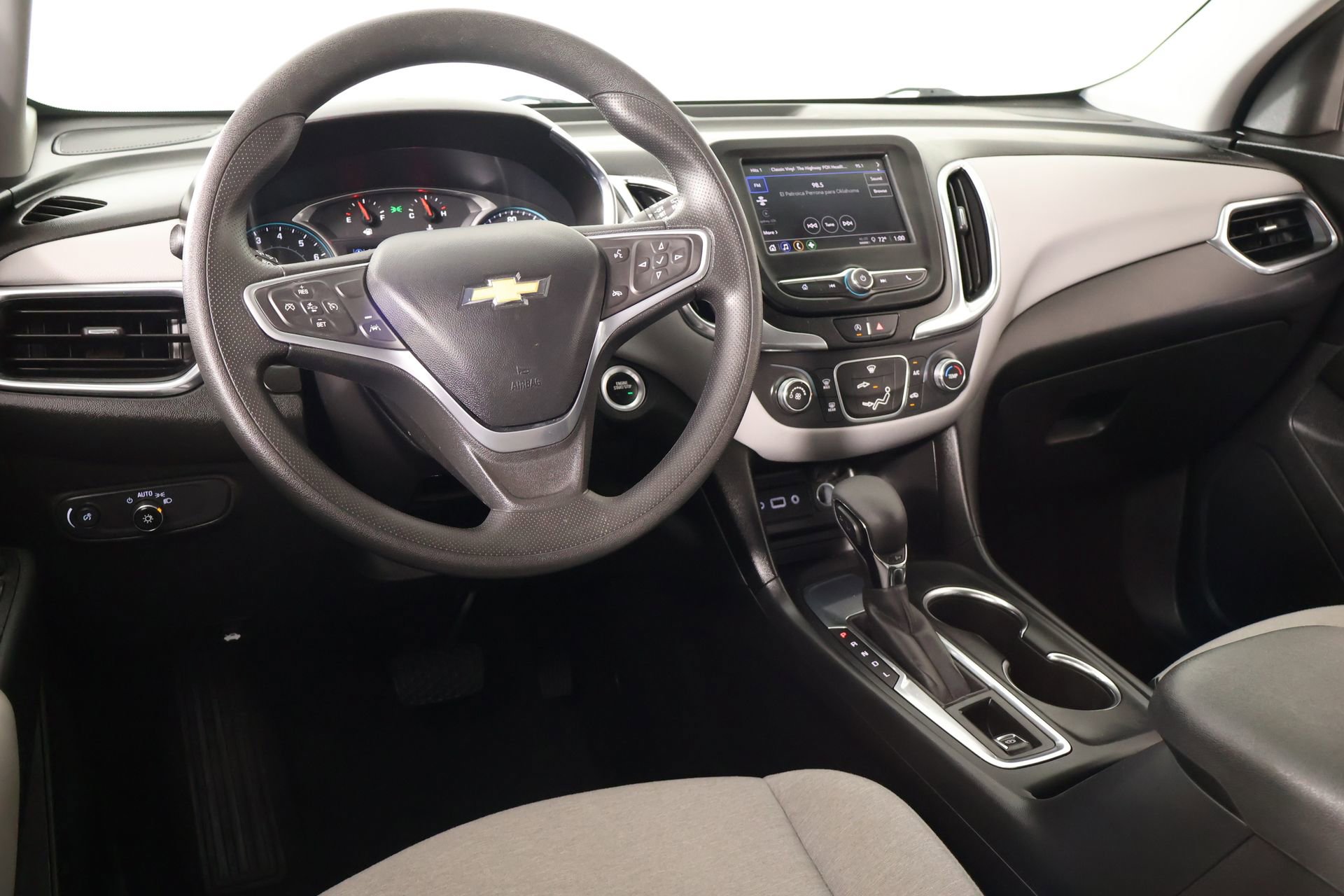 Used 2023 Chevrolet Equinox LT AWD/4WD image 2