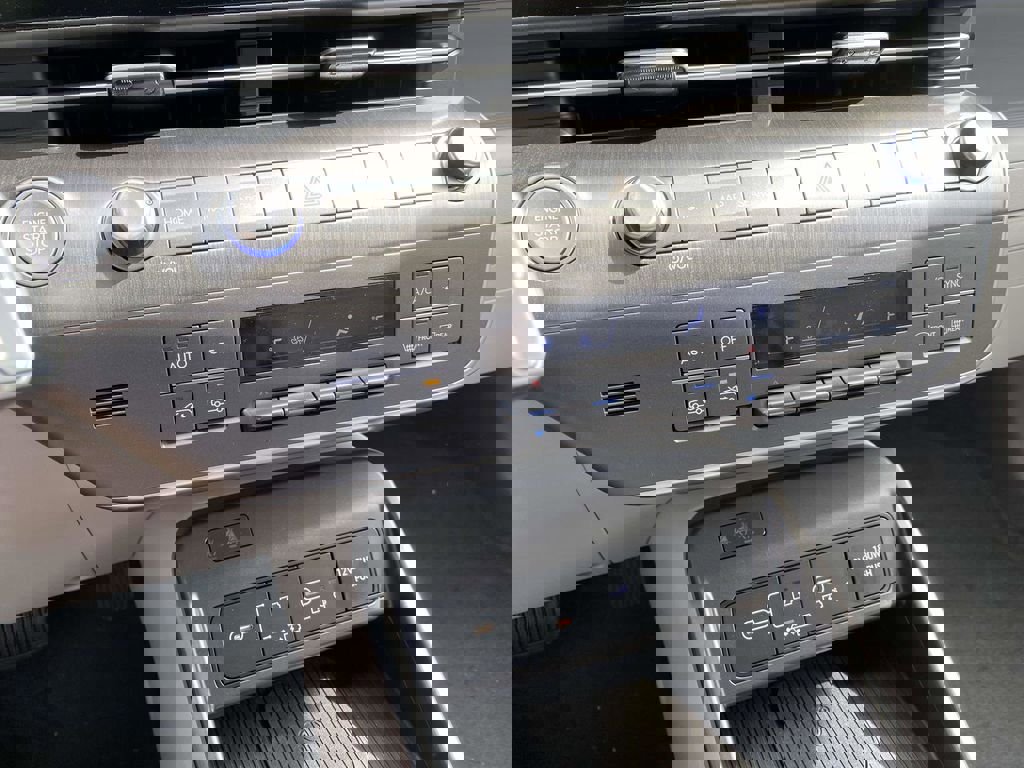 New 2026 Hyundai Kona SEL Premium image 14