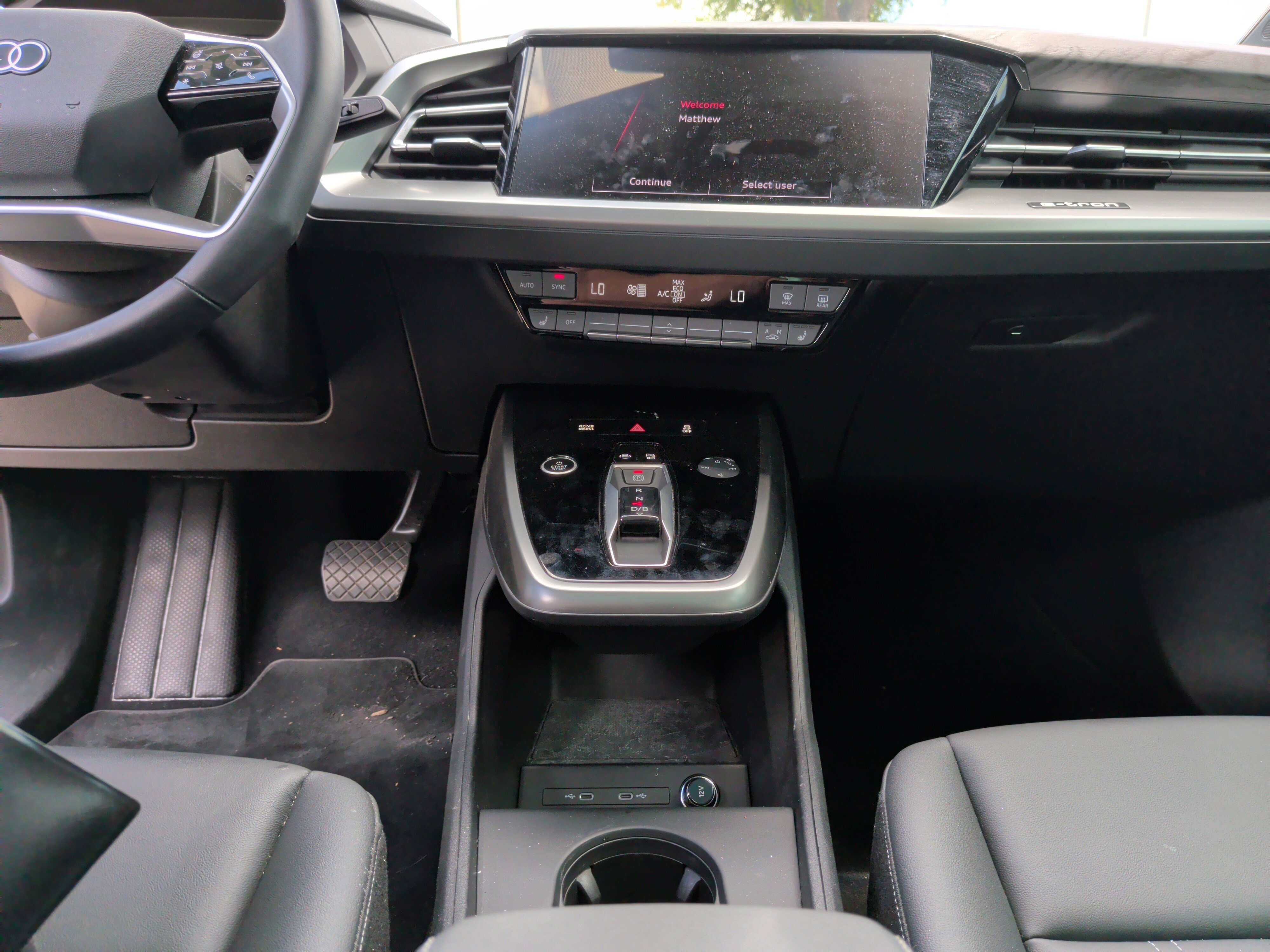 Used 2024 Audi Q4 e-tron Premium Plus w/ Premium Plus AWD/4WD image 31