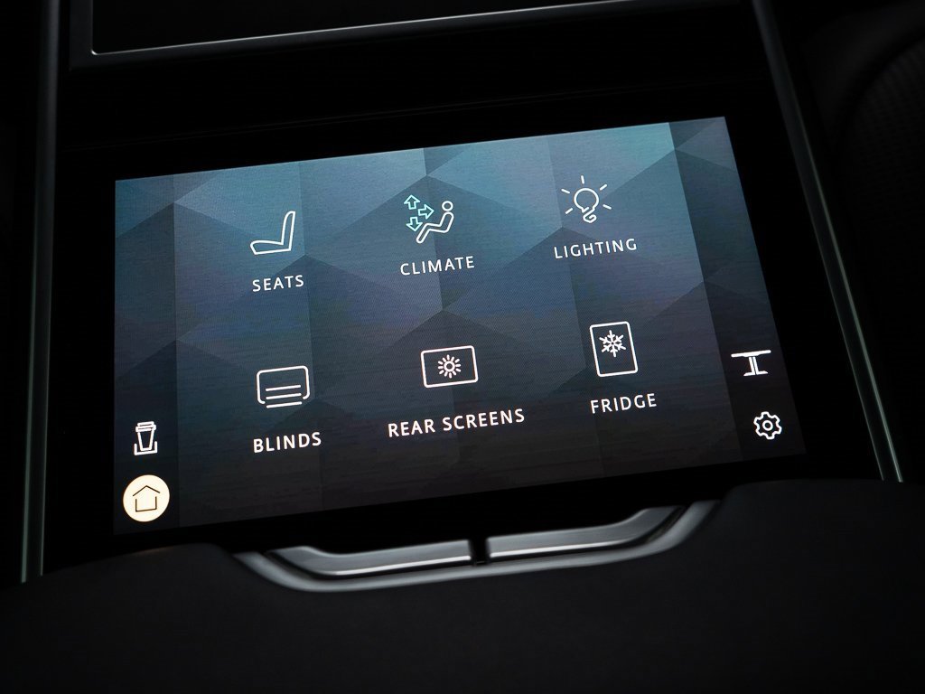 Used 2023 Land Rover Range Rover SV image 31