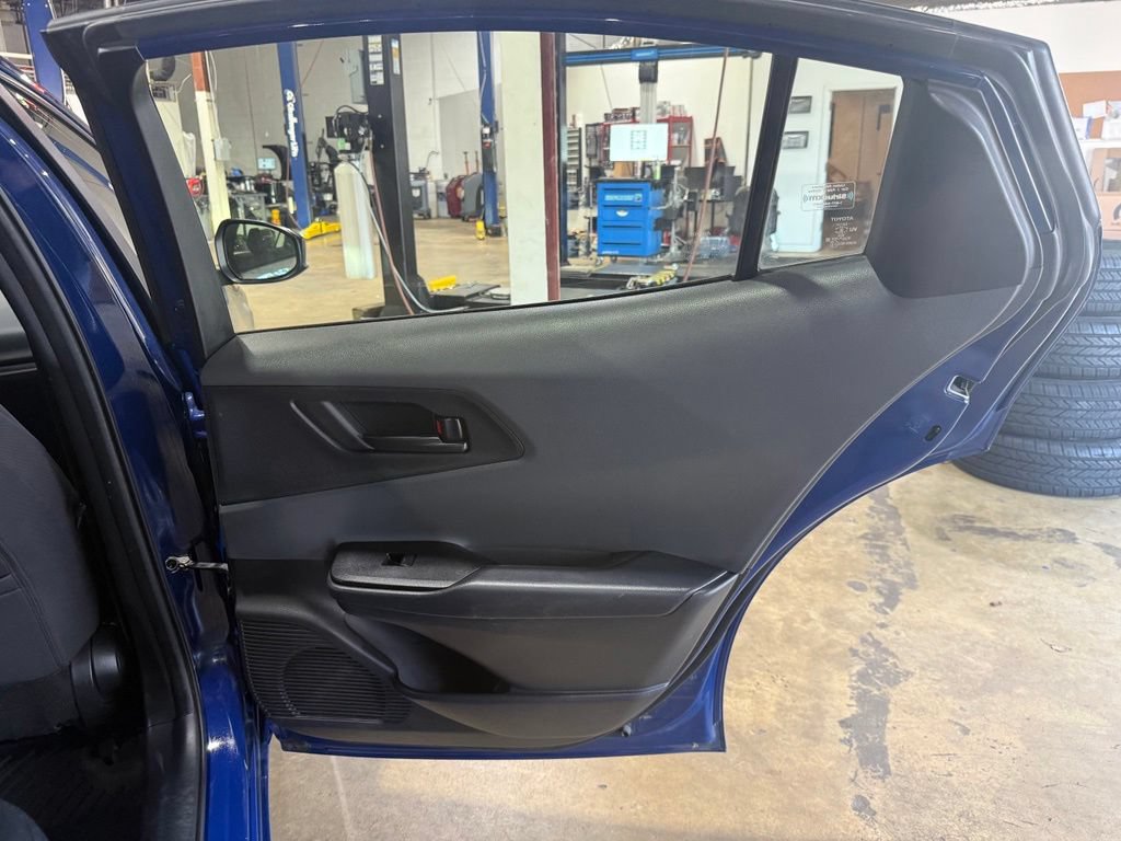 Used 2023 Toyota Prius LE FWD image 33