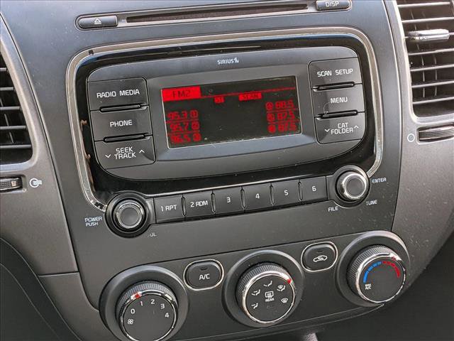 Used 2018 Kia Forte LX image 15