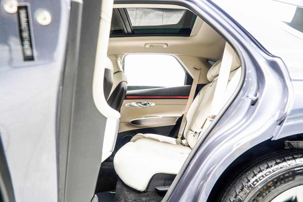 Used 2026 Genesis GV70 2.5T Select image 48