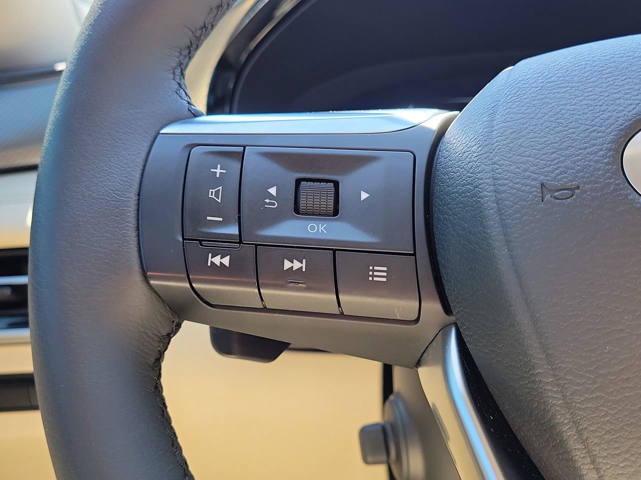 Used 2025 INFINITI QX60 Luxe w/ Lighting Package (N94) image 33