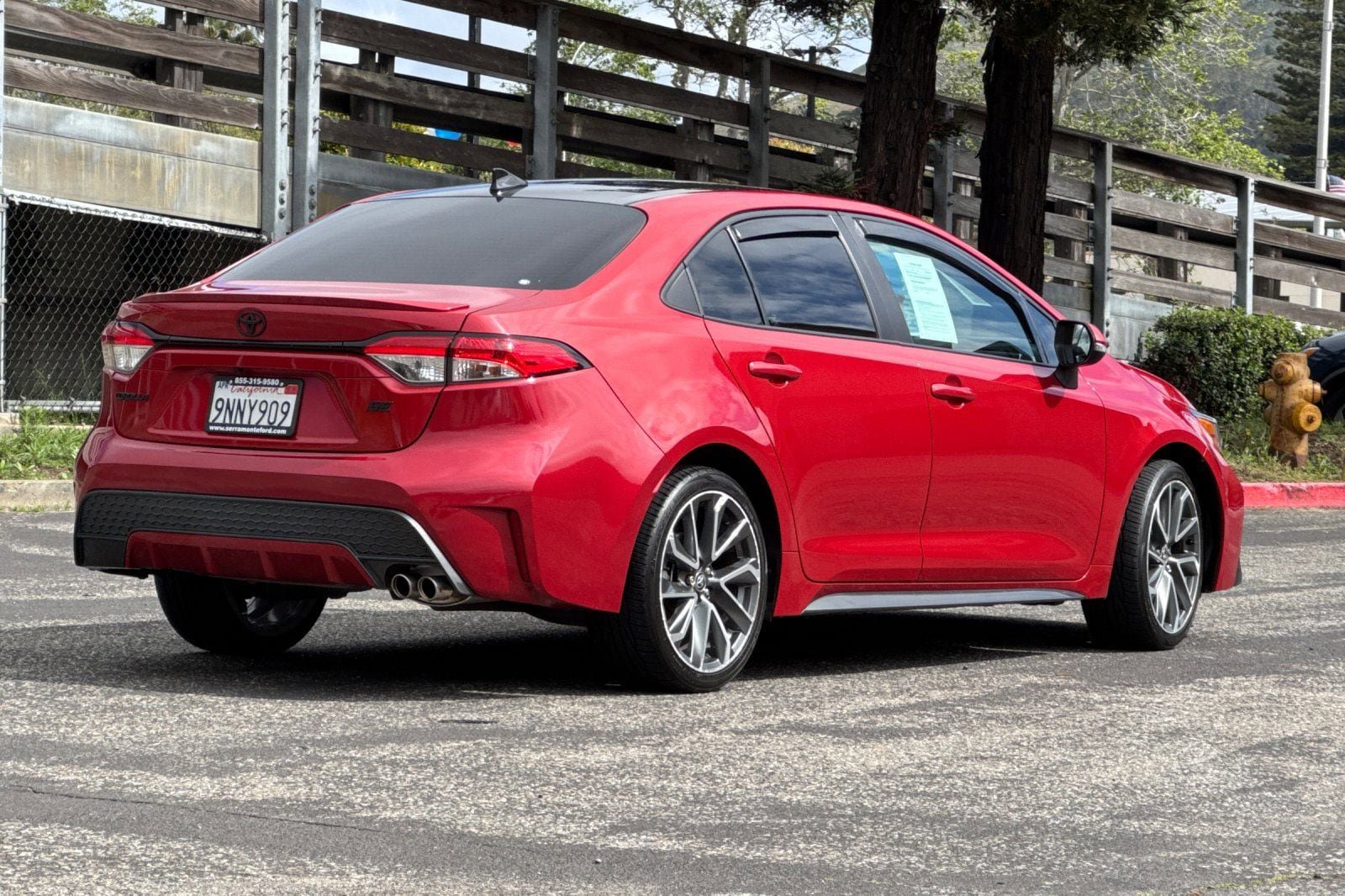 Used 2021 Toyota Corolla SE w/ SE Premium Package FWD image 4