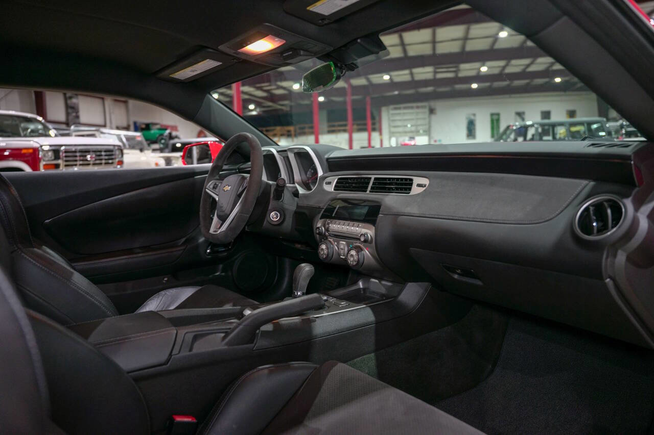 Used 2014 Chevrolet Camaro Z/28 RWD image 40